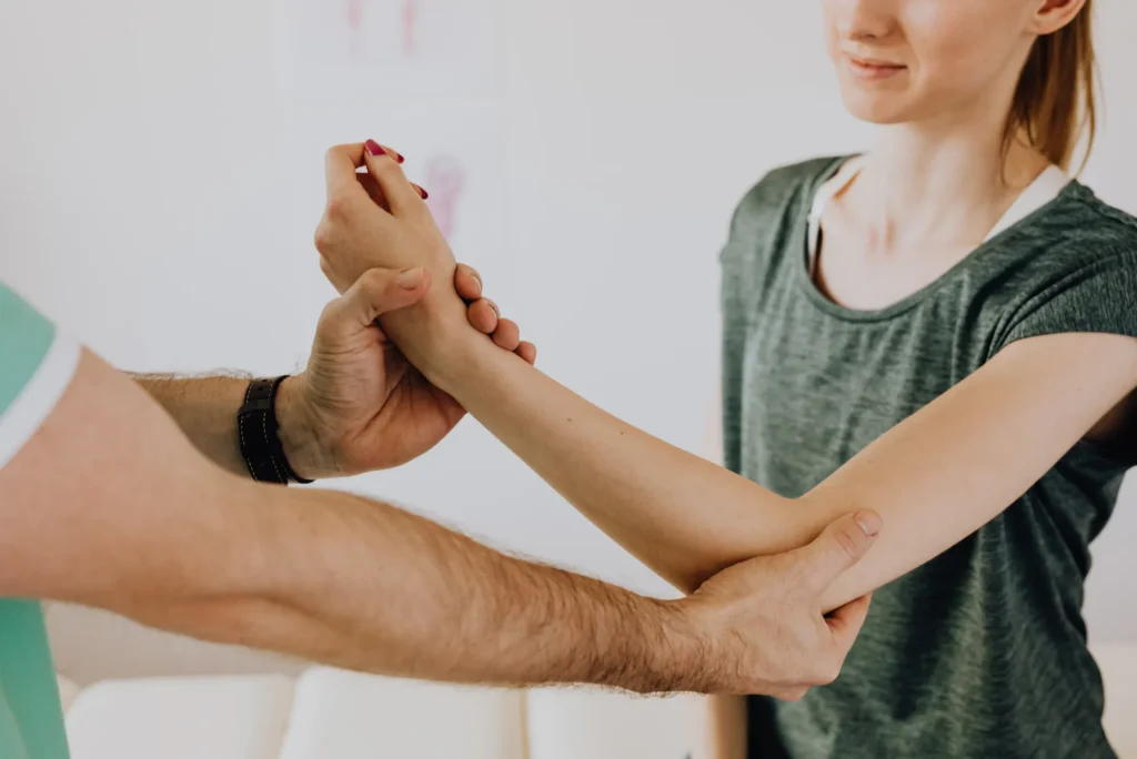 Estrés y tensión muscular cómo la fisioterapia puede ayudarte